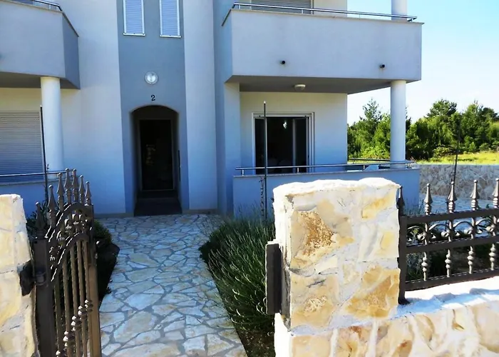 Bright In With Terrace And Garden, 65 M²