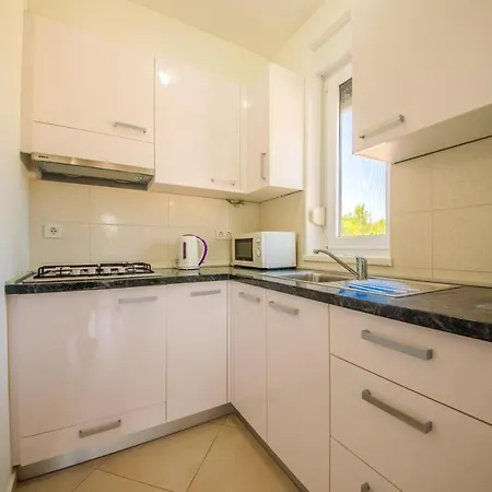 Bright In With Terrace And Garden, 65 M² Appartamento Vrsi