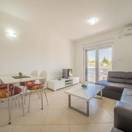 Apartmán Bright In With Terrace And Garden, 65 M² *