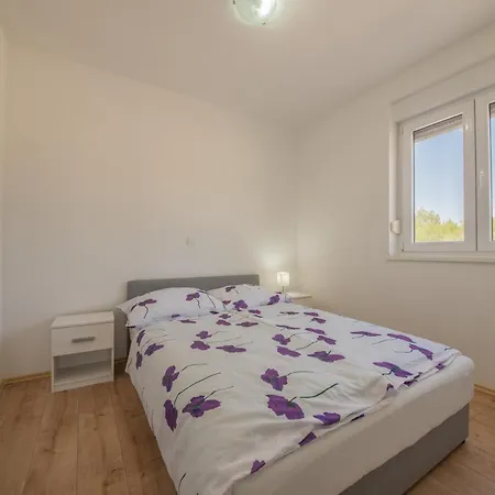Bright In With Terrace And Garden, 65 M² Apartment *