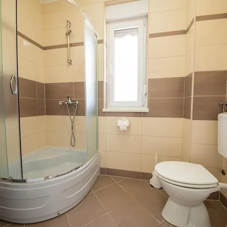 Bright In With Terrace And Garden, 65 M² Apartment Vrsi