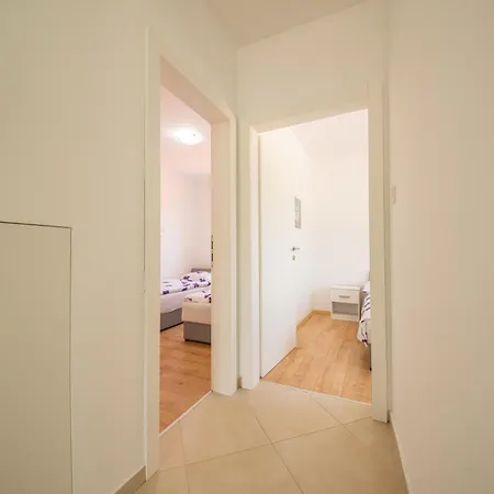 Bright In With Terrace And Garden, 65 M² *