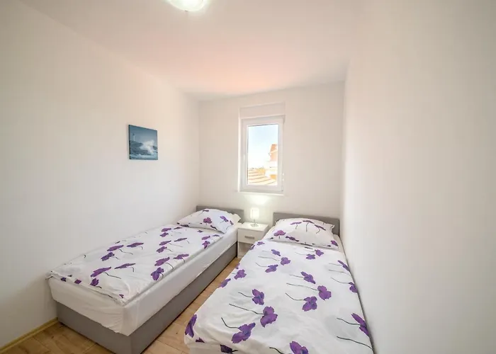 Bright In With Terrace And Garden, 65 M²